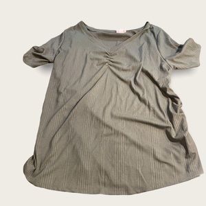 🌸 Maternity olive green V-neck‎ shirt with gathers at waist & on chest